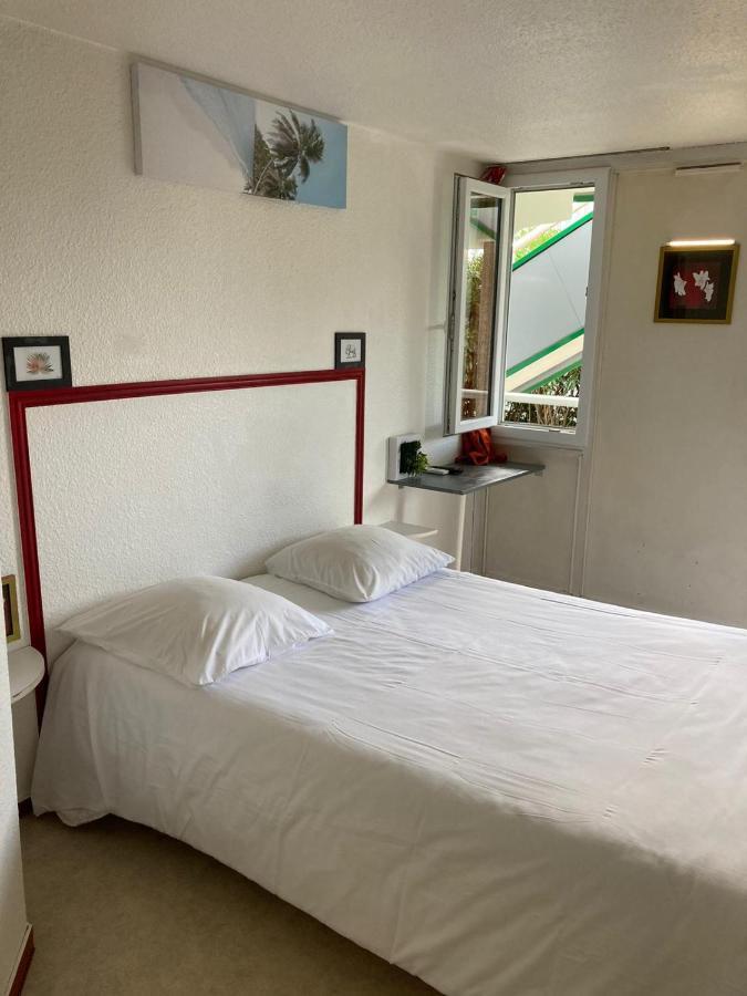Nouvelle Classe Hotel Châtellerault Buitenkant foto