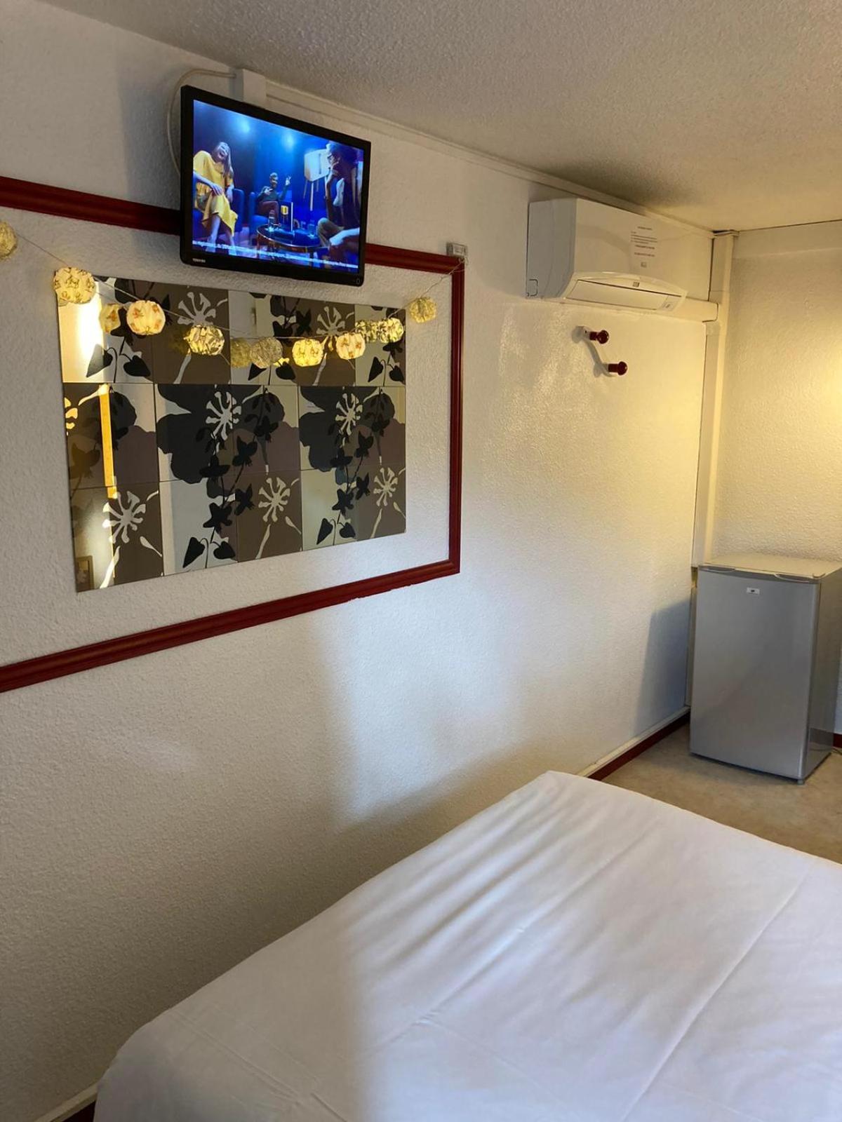 Nouvelle Classe Hotel Châtellerault Buitenkant foto
